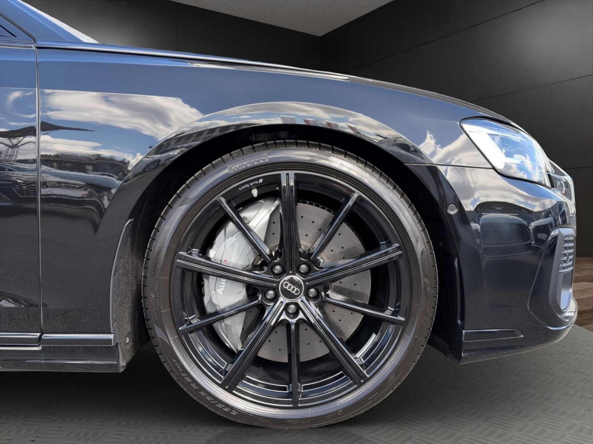 Audi S8