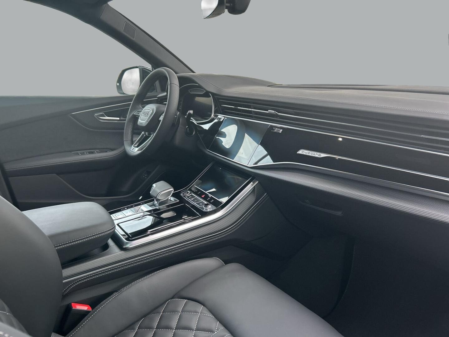 Bild über Audi Q8 SUV TFSI e S line business TFSI e quattro 360 kW tiptronic - für weitere Informationen kontaktieren Sie den Audi Partner