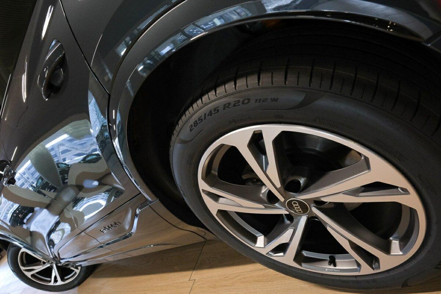 Image about Audi Q6 SUV e-tron e-tron