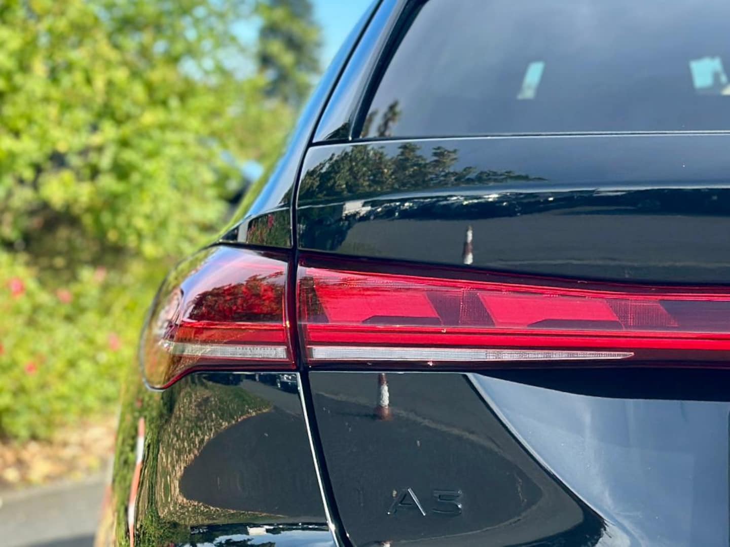 Bild über Audi A5 Avant TDI quattro 150 kW S tronic - für weitere Informationen kontaktieren Sie den Audi Partner