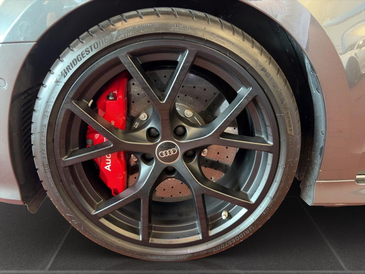 Bild über Audi RS 3 Sportback TFSI quattro S tronic - für weitere Informationen kontaktieren Sie den Audi Partner