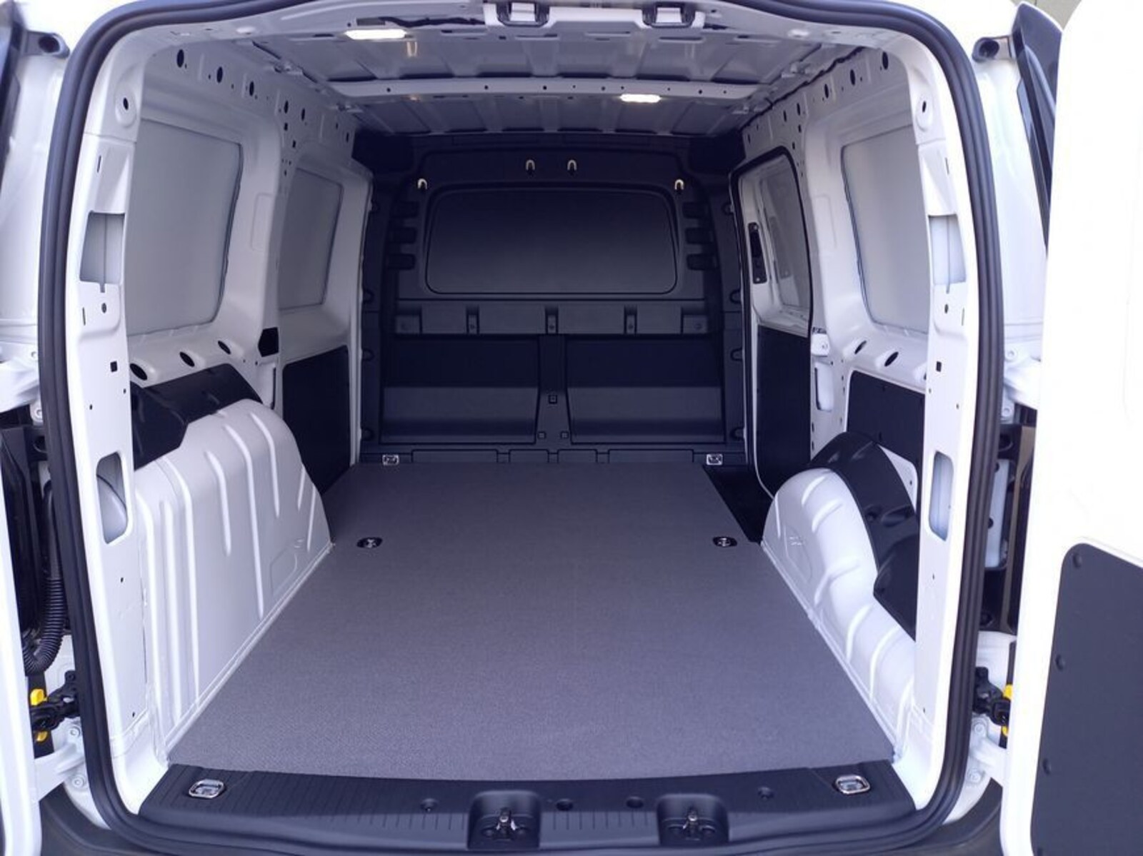 Volkswagen Caddy Maxi Cargo – Bild 5