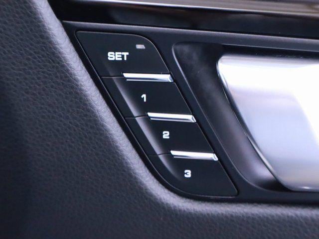2024 Porsche Macan Base - Photo 22