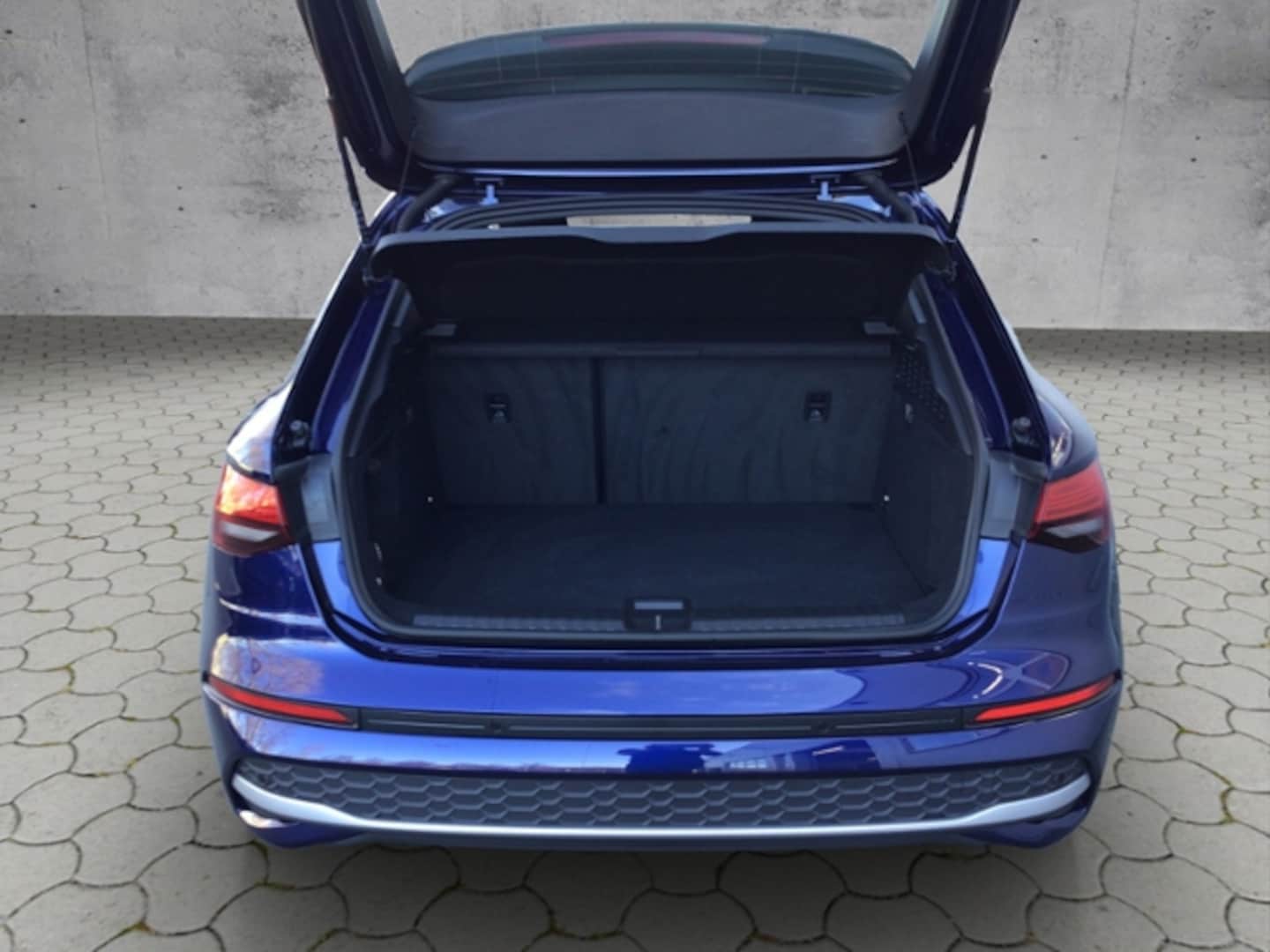 Bild über Audi A3 Sportback 30 TDI Schaltgetriebe - für weitere Informationen kontaktieren Sie den Audi Partner