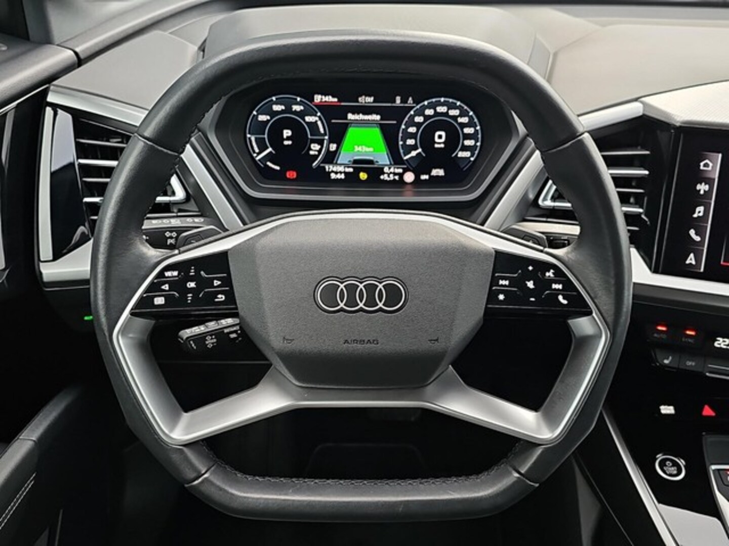 Bild über Audi Q4 Sportback e-tron 50 e-tron quattro - für weitere Informationen kontaktieren Sie den Audi Partner