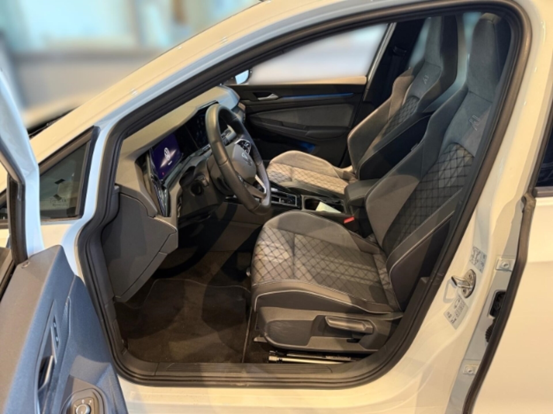 Volkswagen Golf R-Line