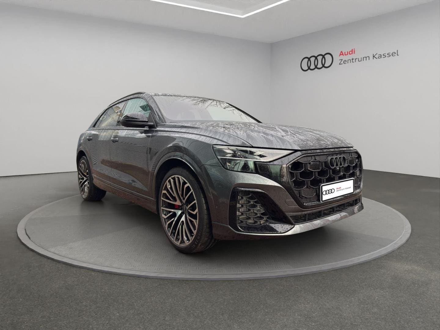Bild über Audi SQ8 SUV TFSI quattro tiptronic - für weitere Informationen kontaktieren Sie den Audi Partner