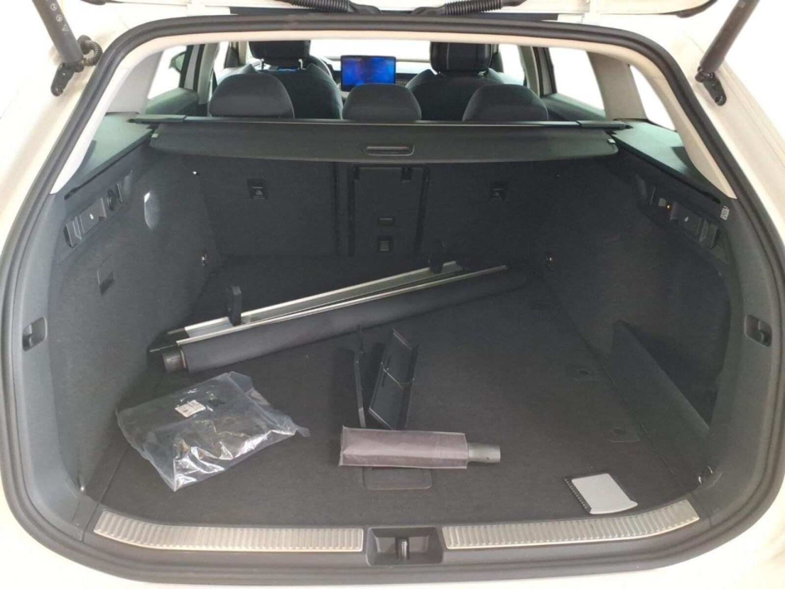Škoda Superb Combi – Bild 6
