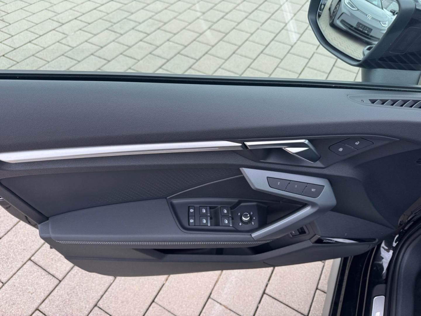Bild über Audi A3 Limousine S line 35 TFSI Schaltgetriebe - für weitere Informationen kontaktieren Sie den Audi Partner