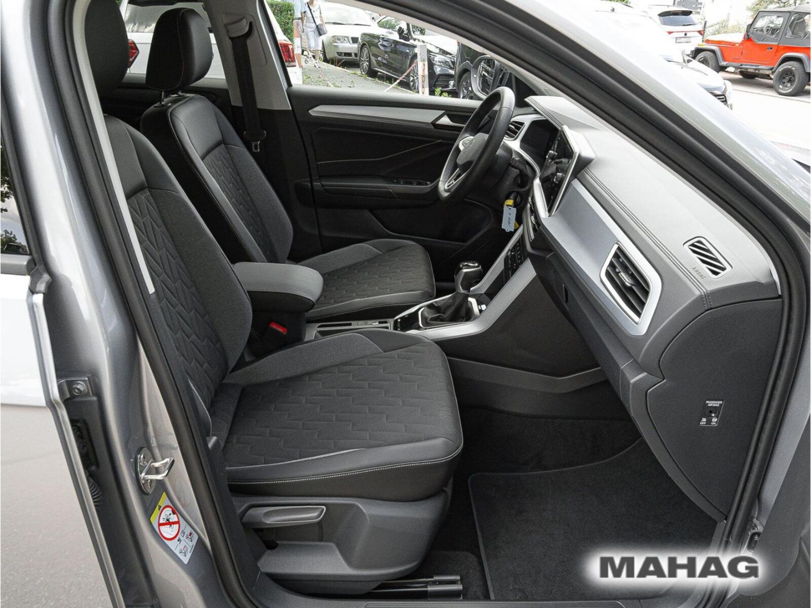 Volkswagen T-Roc – Bild 12