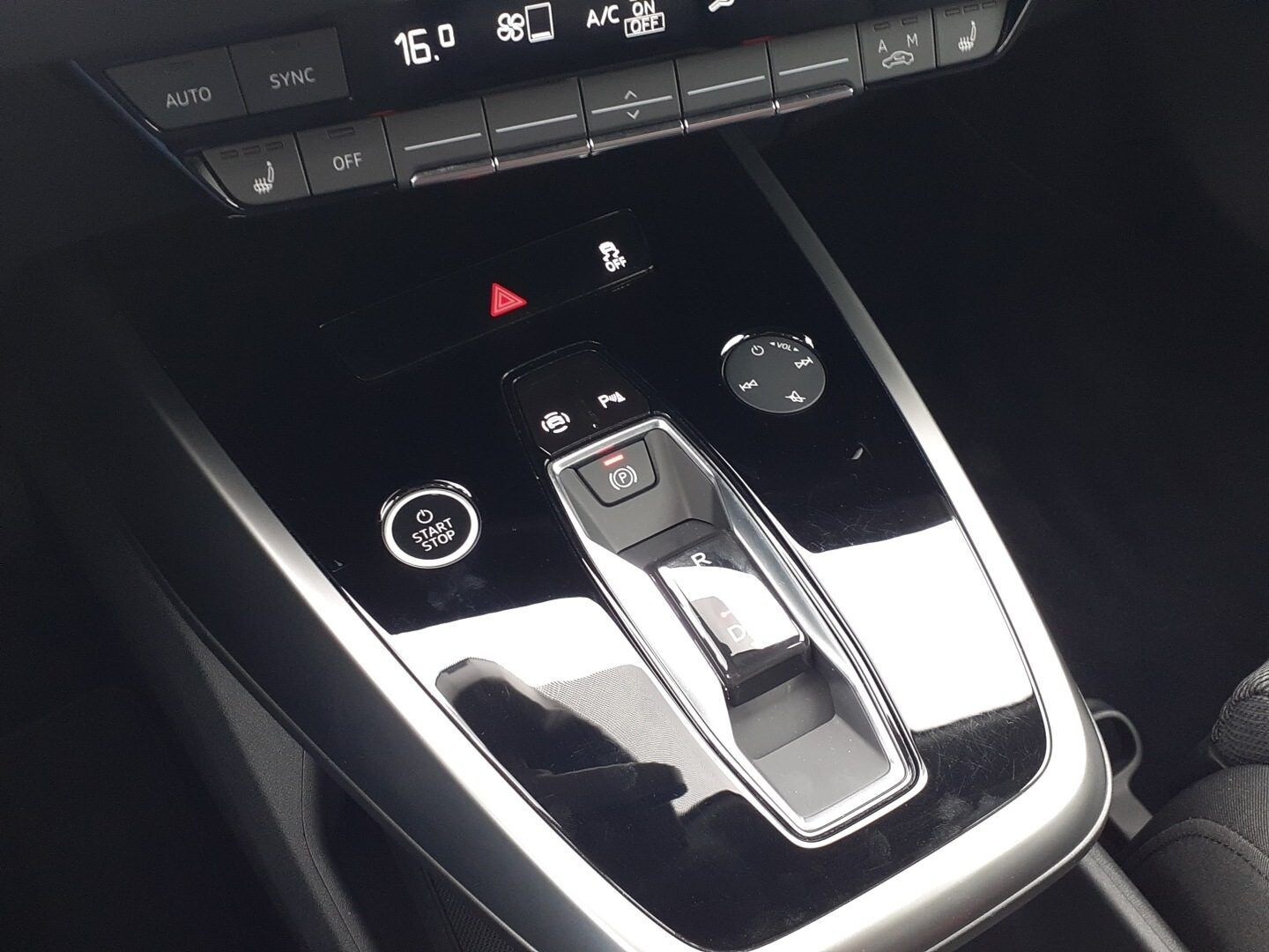 Image about Audi Q4 e-tron 40 e-tron