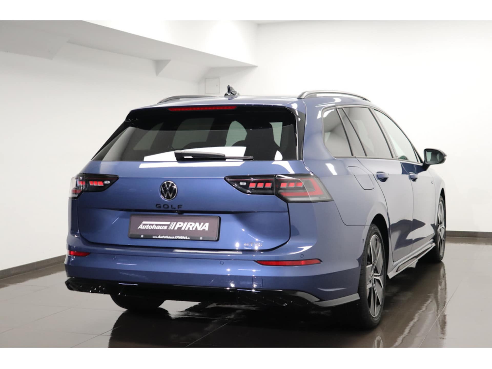 Volkswagen Golf Variant R-Line