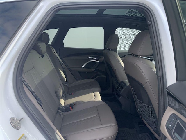 2025 Audi Q5 Premium - Photo 8