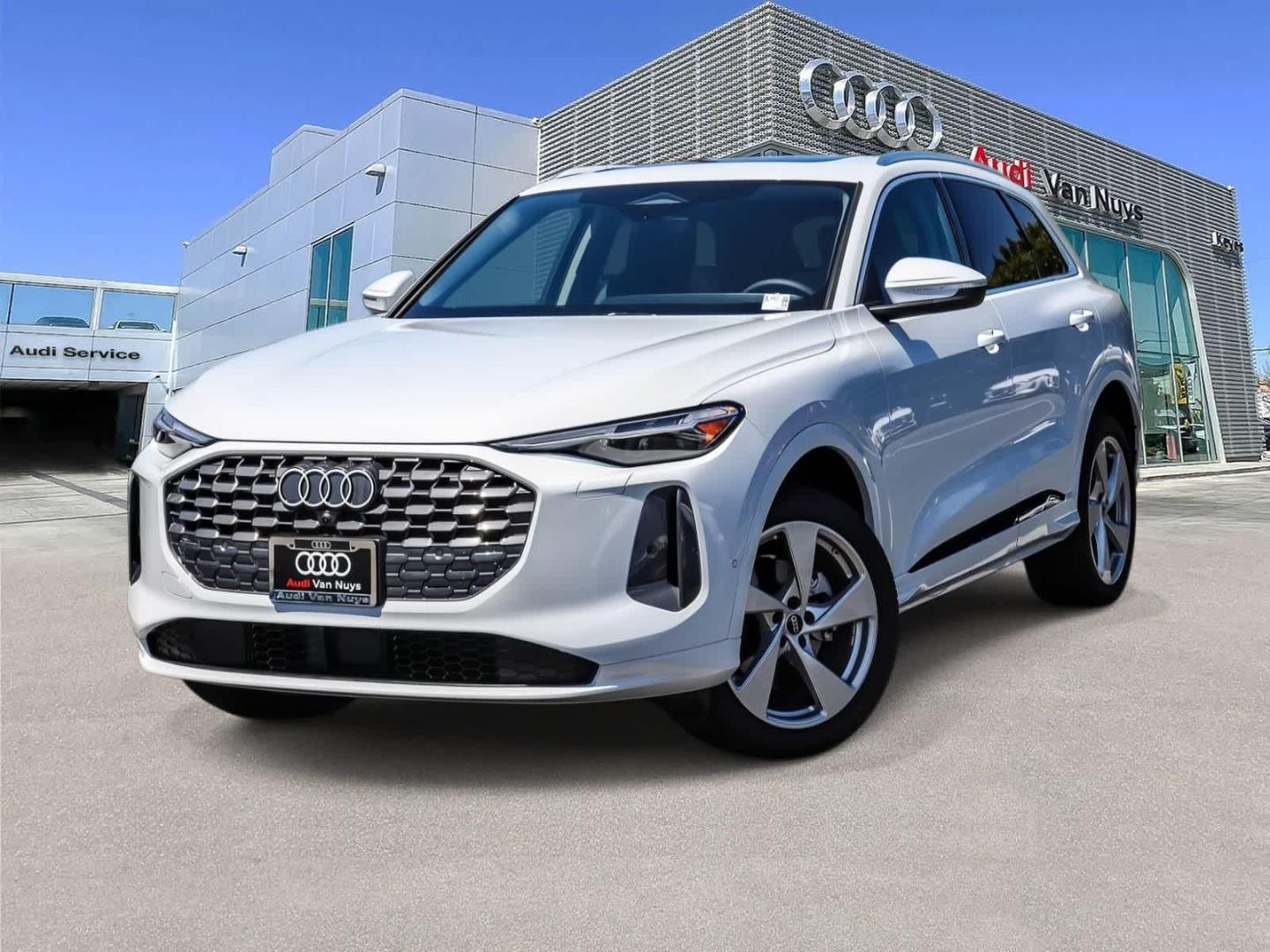 2025 Audi Q5 40 Premium Plus's photo