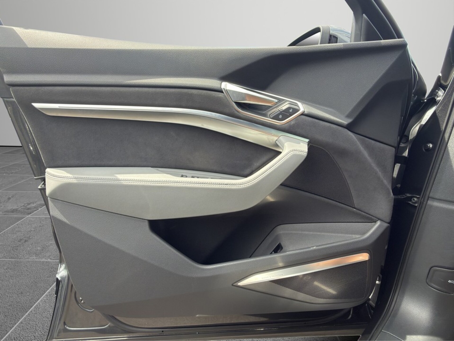 Audi Q8 e-tron S line