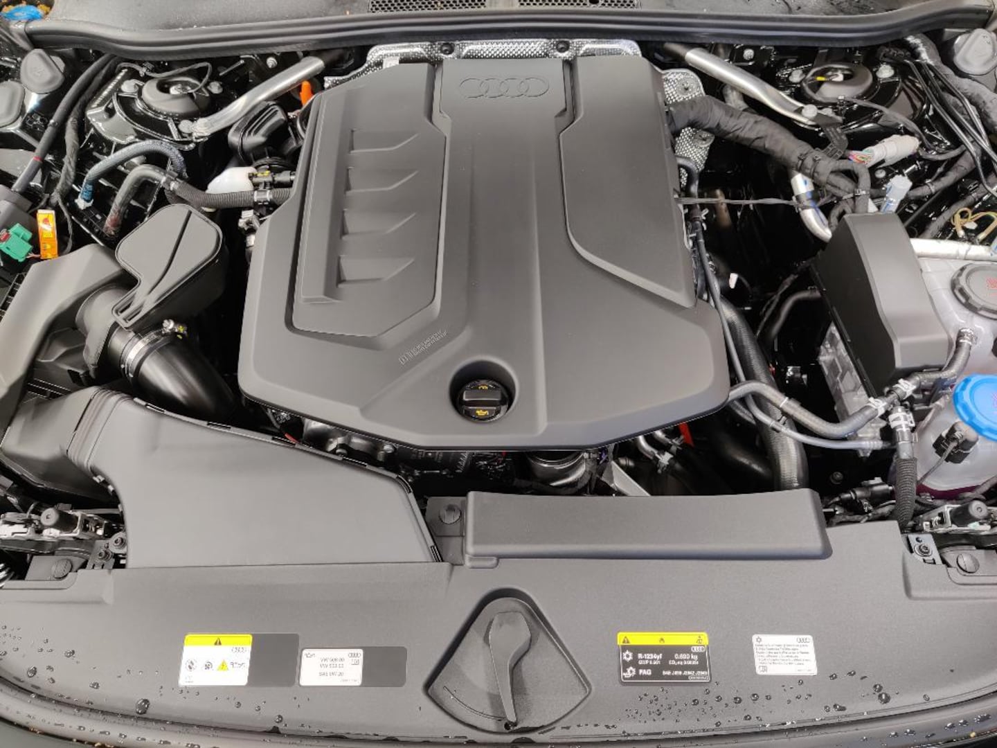 Bild über Audi A6 Avant e-hybrid e-hybrid quattro 270 kW S tronic - für weitere Informationen kontaktieren Sie den Audi Partner