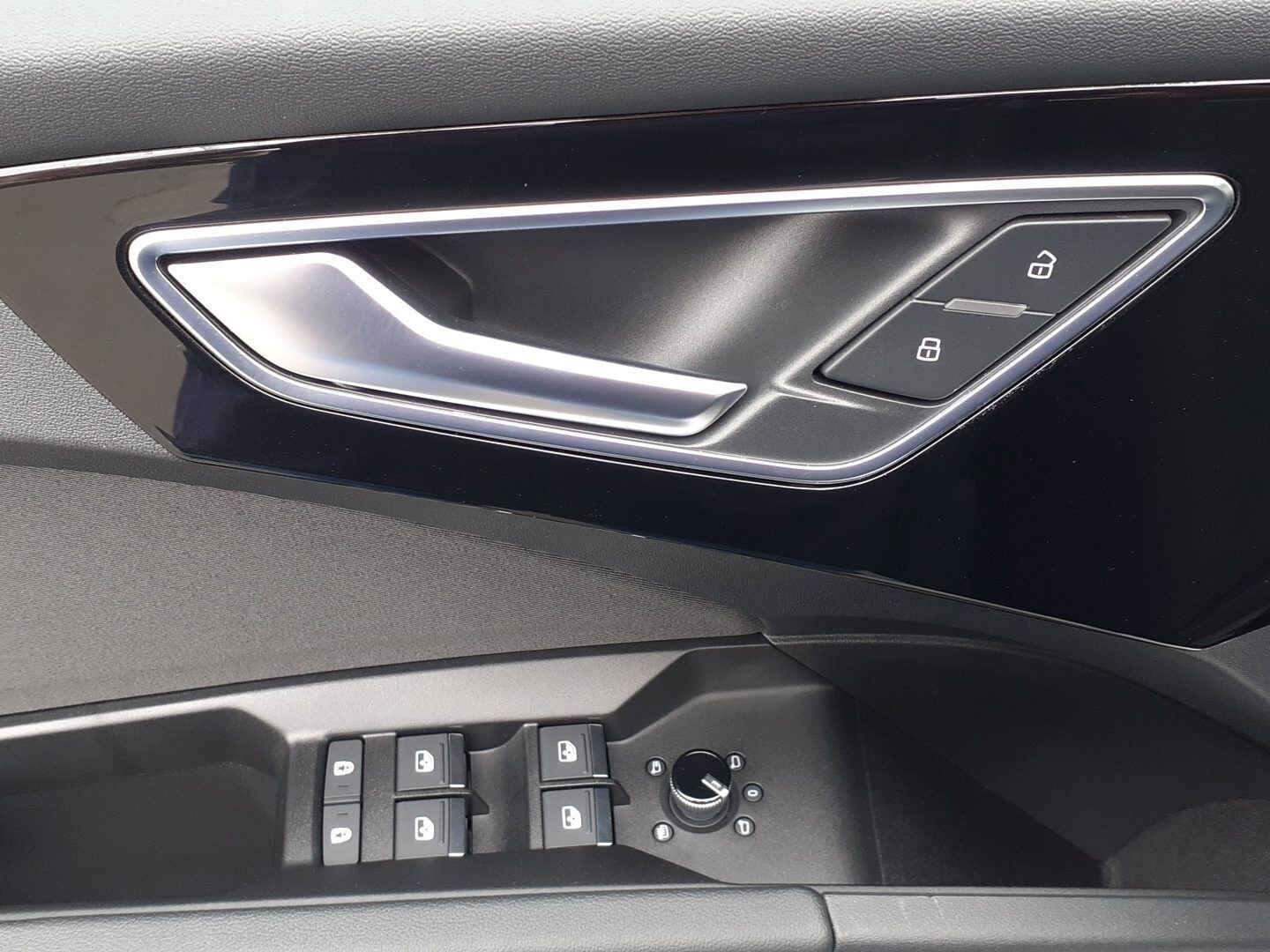 Image about Audi Q4 e-tron 40 e-tron