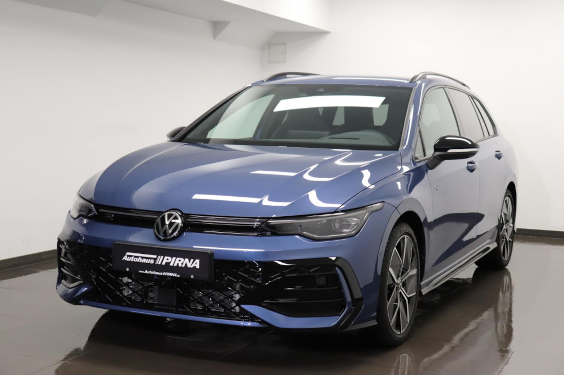 Volkswagen Golf Variant R-Line