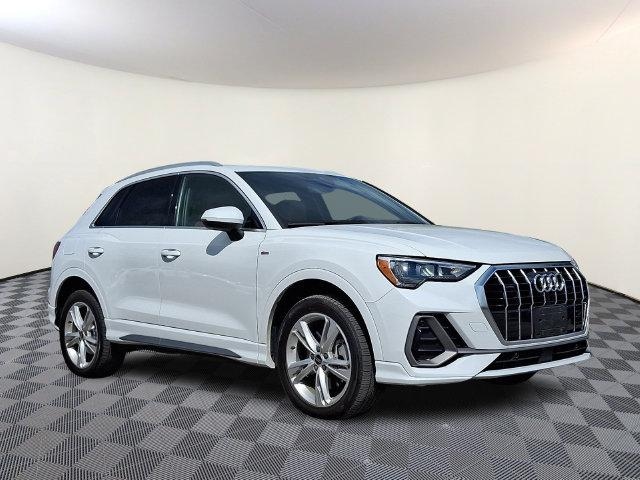 2022 Audi Q3