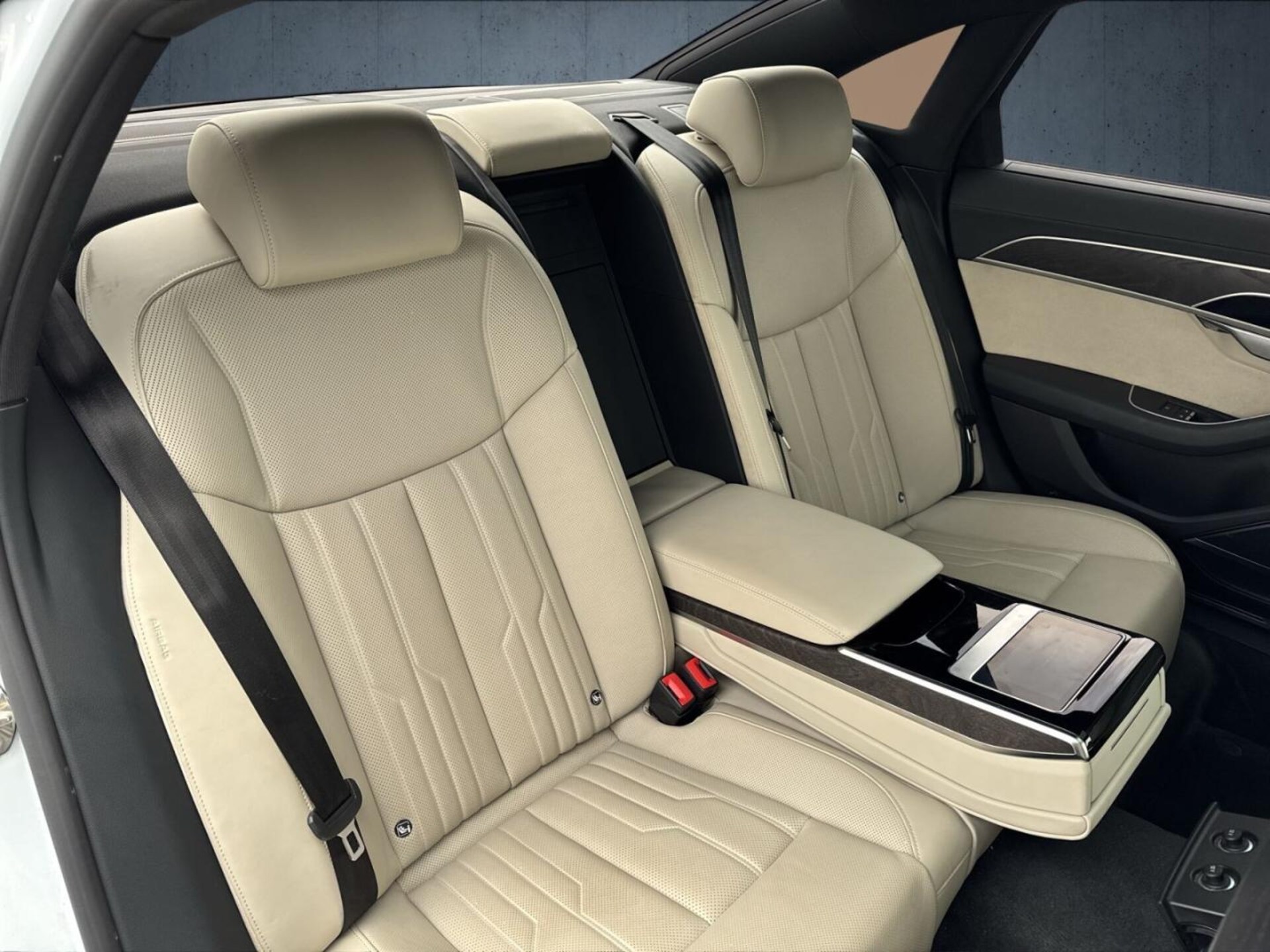 Audi A8 TFSI e