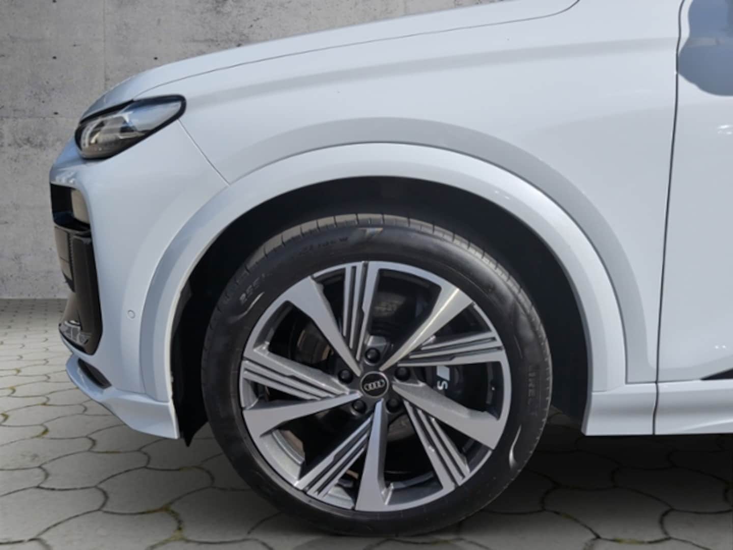 Bild über Audi SQ6 SUV e-tron e-tron quattro - für weitere Informationen kontaktieren Sie den Audi Partner