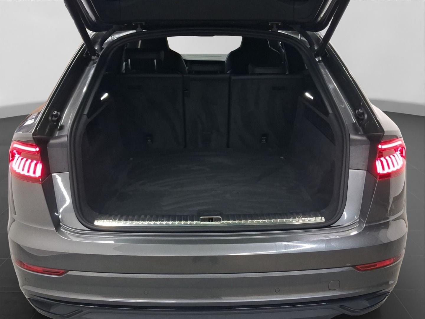 Bild über Audi Q8 50 TDI quattro tiptronic - für weitere Informationen kontaktieren Sie den Audi Partner
