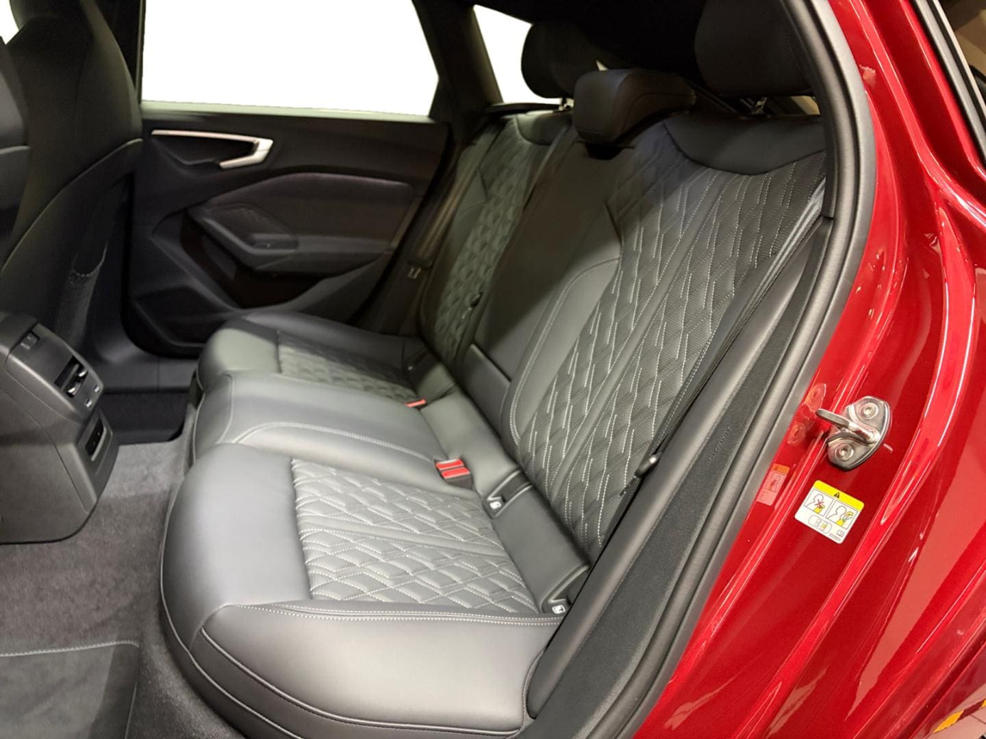 Bild über Audi A5 Avant TFSI S tronic - für weitere Informationen kontaktieren Sie den Audi Partner