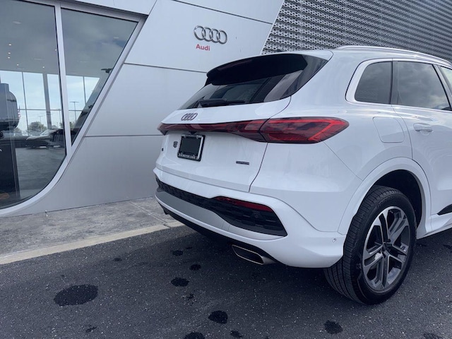 2025 Audi Q5 Premium - Photo 12