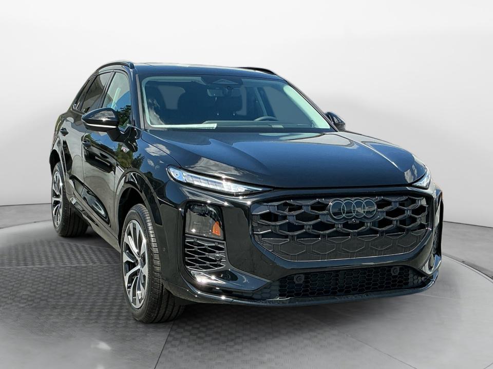 2026 Audi Q3 S line quattro's photo