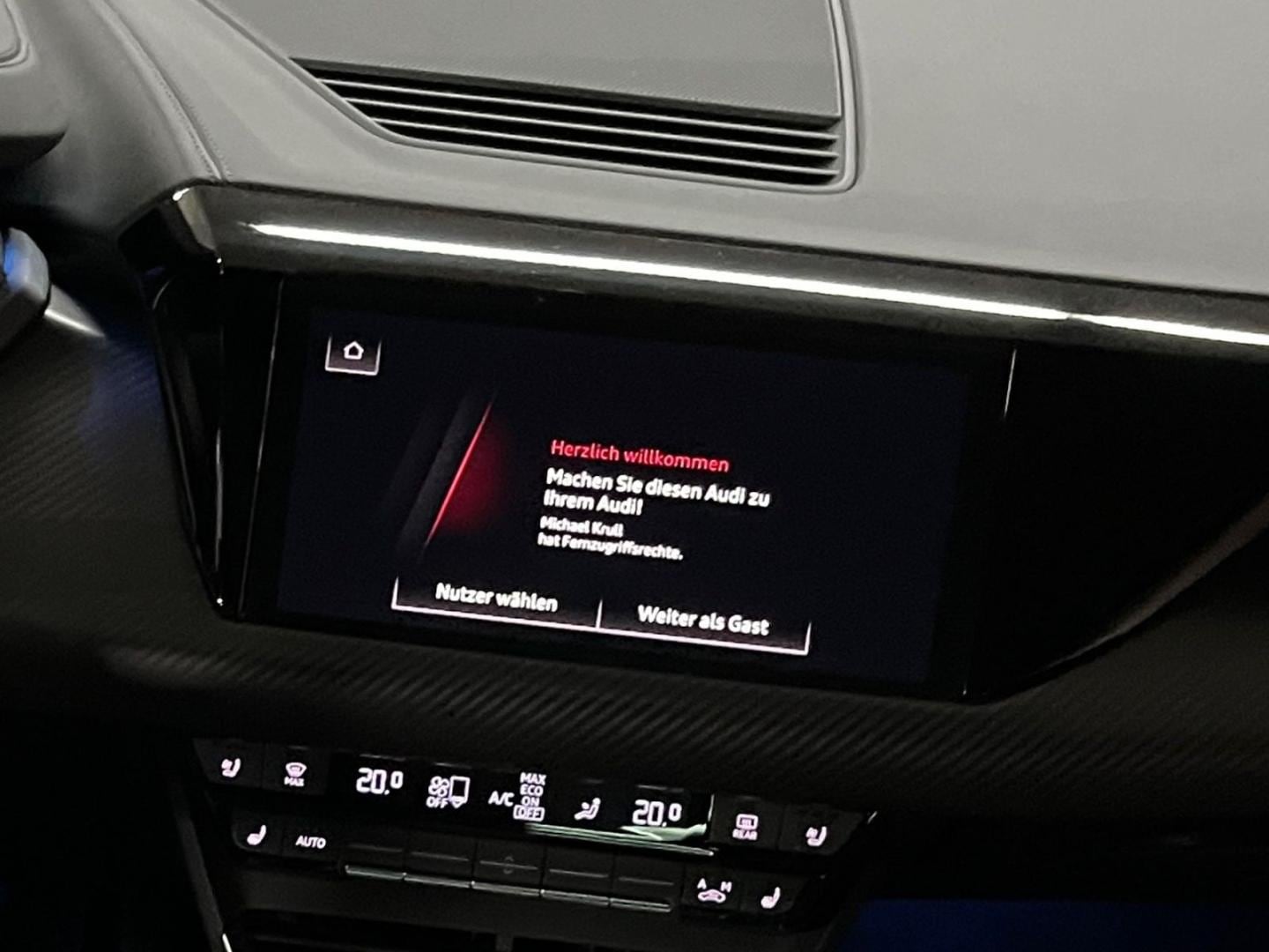 Bild über Audi RS e-tron GT e-tron quattro - für weitere Informationen kontaktieren Sie den Audi Partner