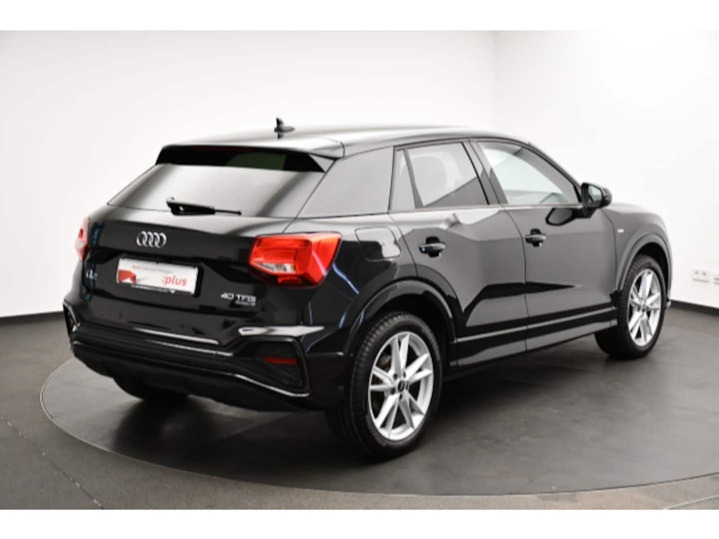 Bild über Audi Q2 S line 40 TFSI quattro S tronic - für weitere Informationen kontaktieren Sie den Audi Partner