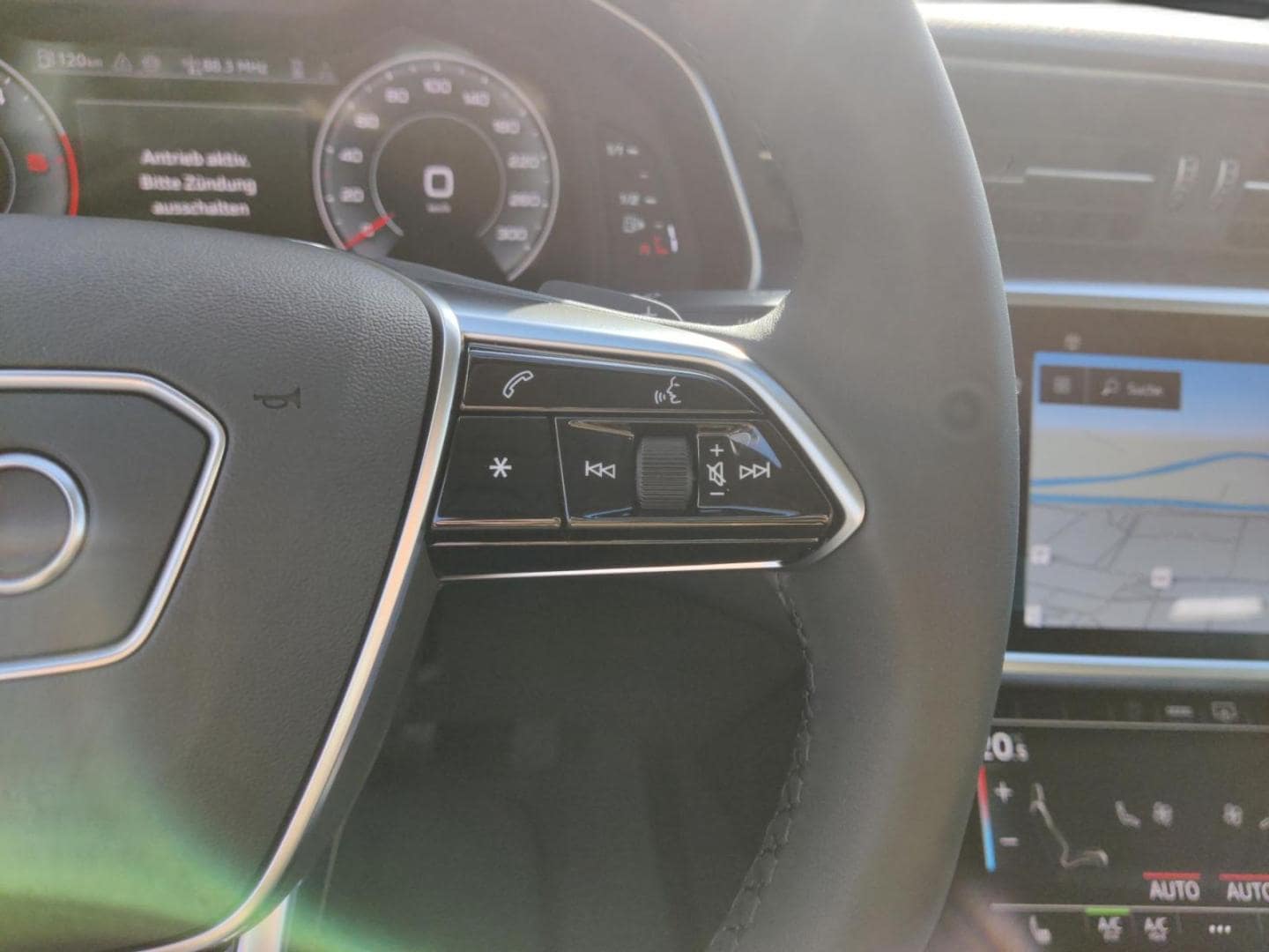 Bild über Audi A6 Avant advanced 40 TDI quattro S tronic - für weitere Informationen kontaktieren Sie den Audi Partner