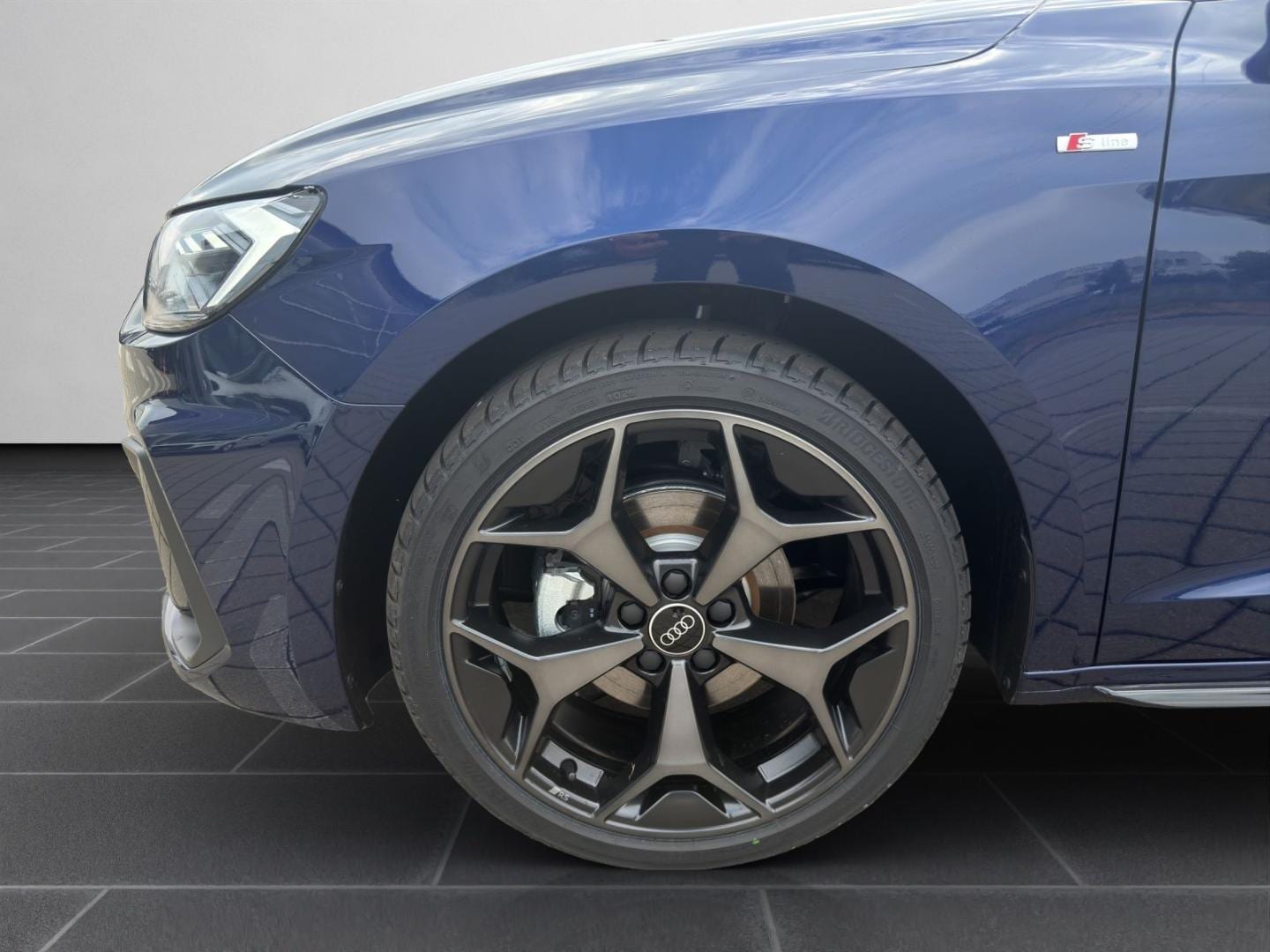 Bild über Audi A1 Sportback S line 30 TFSI S tronic - für weitere Informationen kontaktieren Sie den Audi Partner
