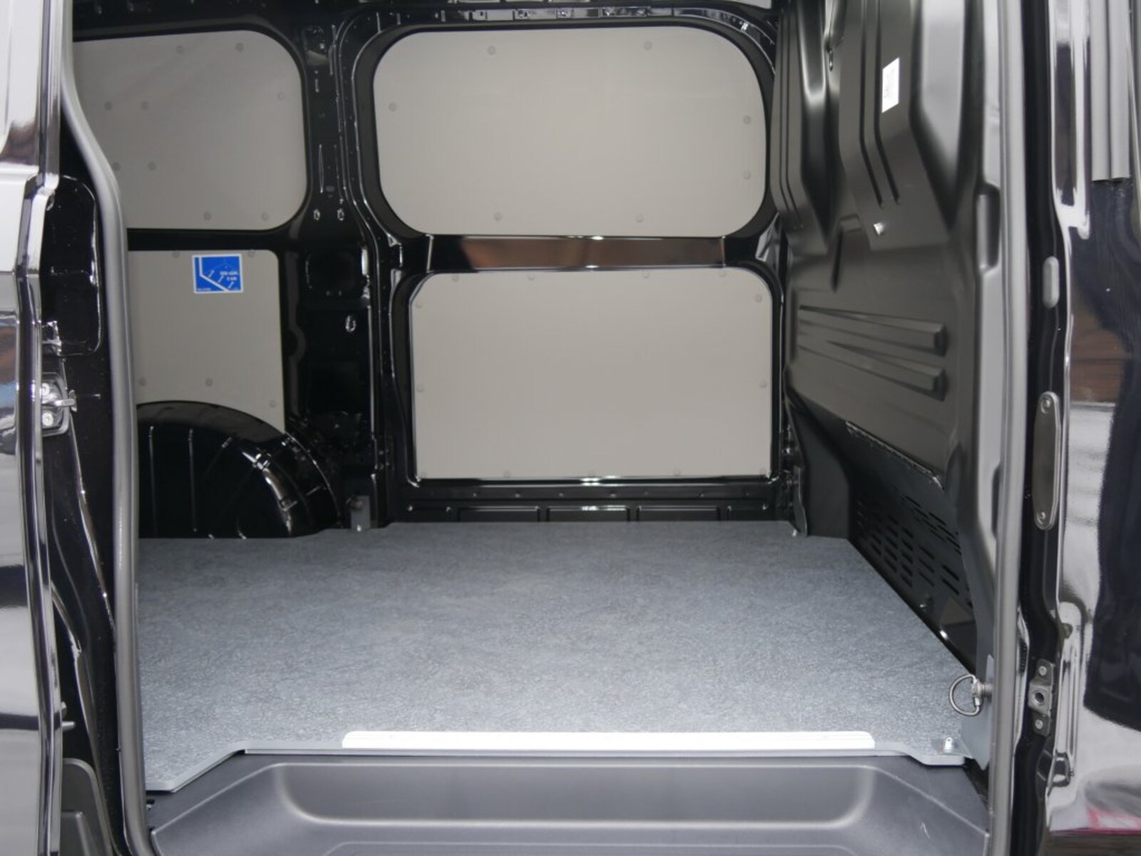 Volkswagen Transporter Kasten kurzer Radstand – Bild 10