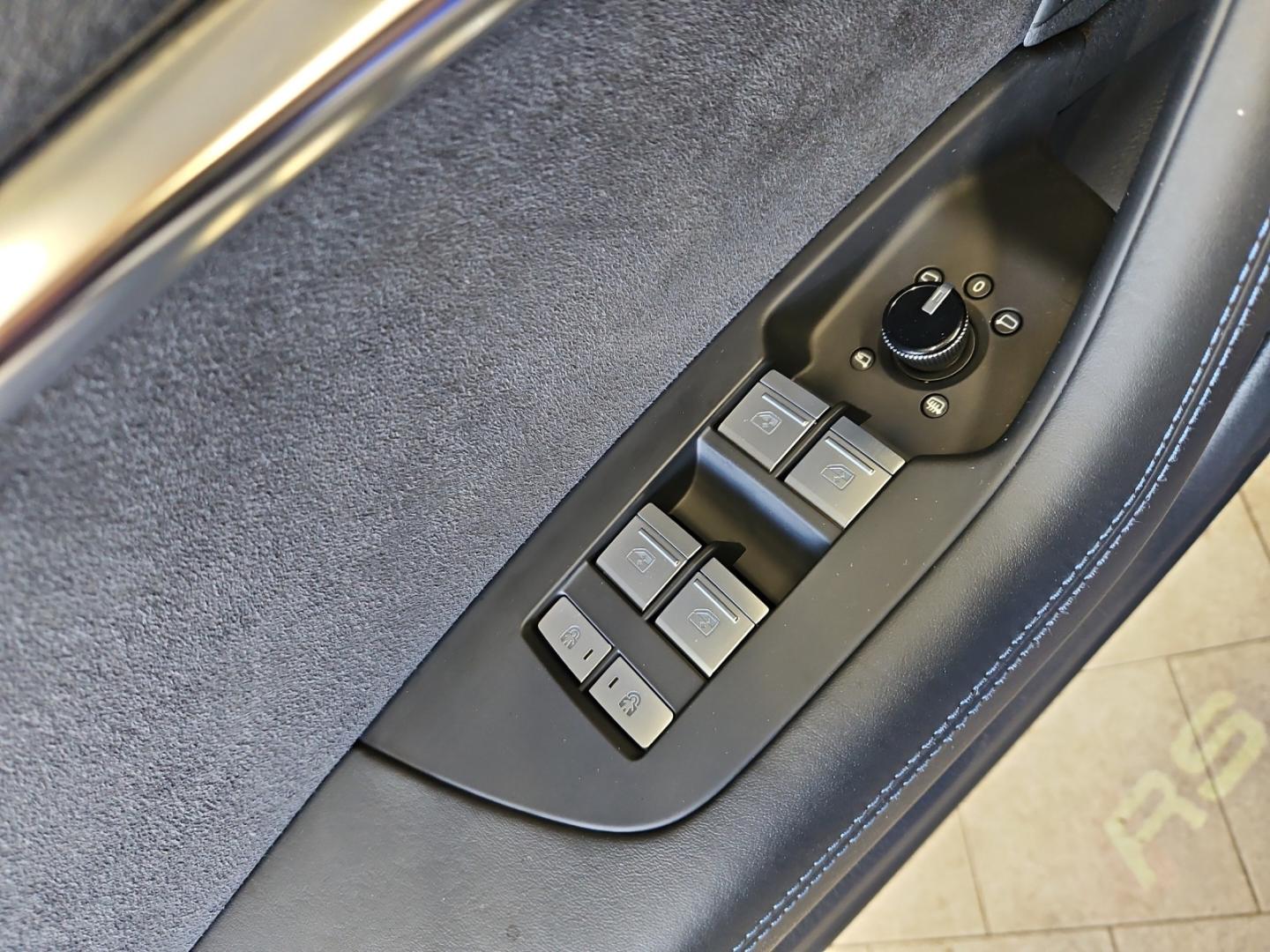 Image about Audi RS 6 Avant performance TFSI quattro tiptronic