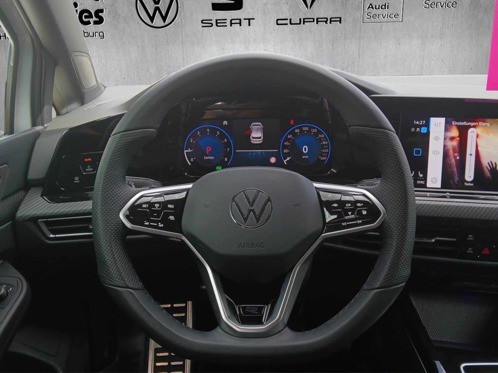 Volkswagen Golf R-Line