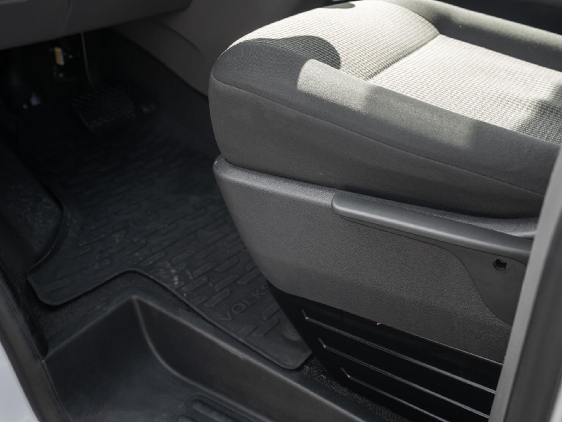 Volkswagen T6.1 Transporter Kasten langer Radstand