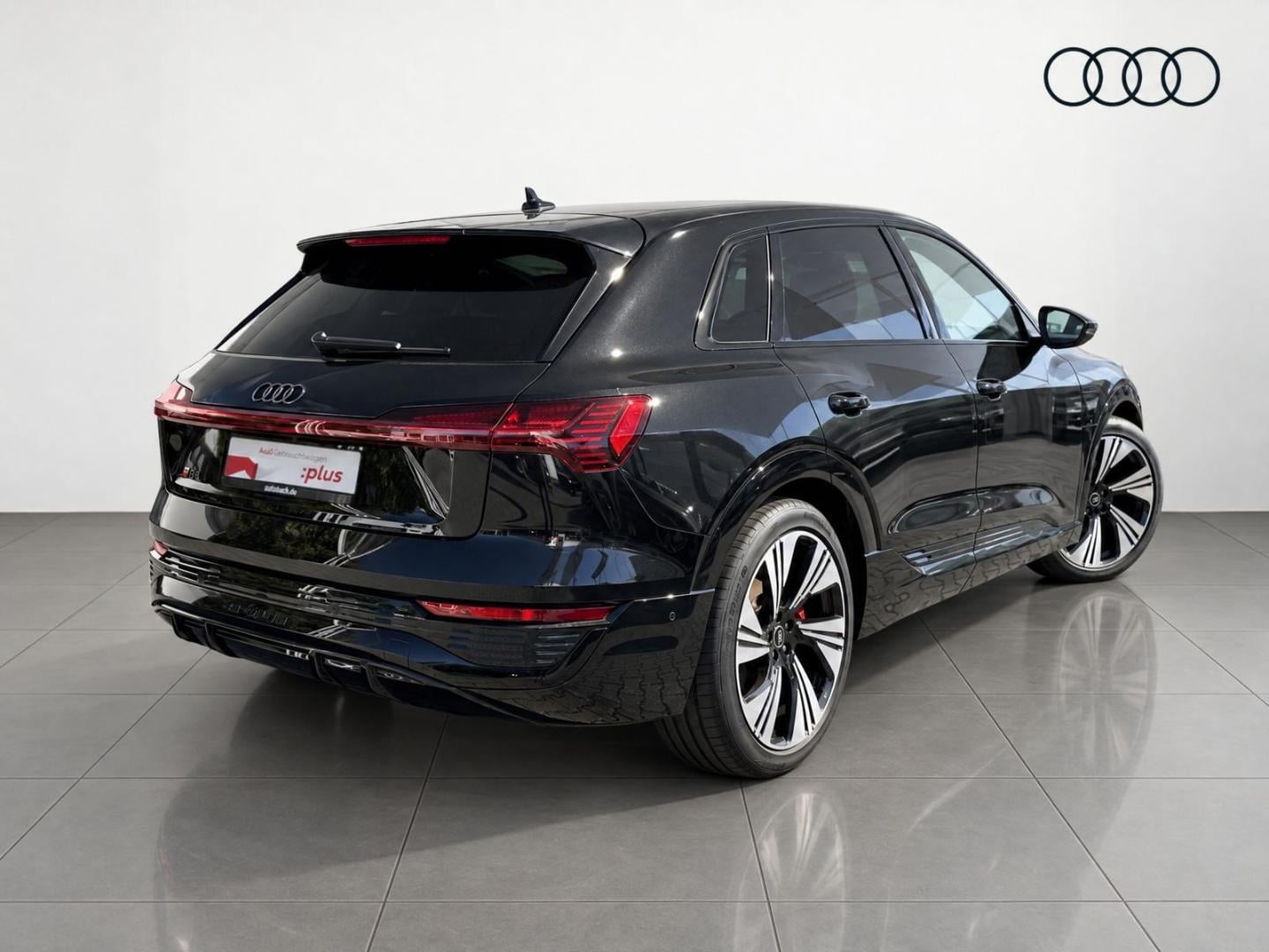 Bild über Audi Q8 e-tron S line 50 e-tron quattro - für weitere Informationen kontaktieren Sie den Audi Partner