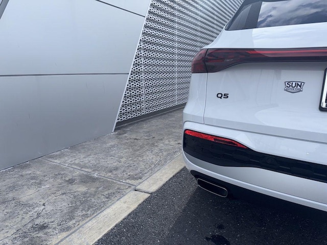 2025 Audi Q5 Premium - Photo 14