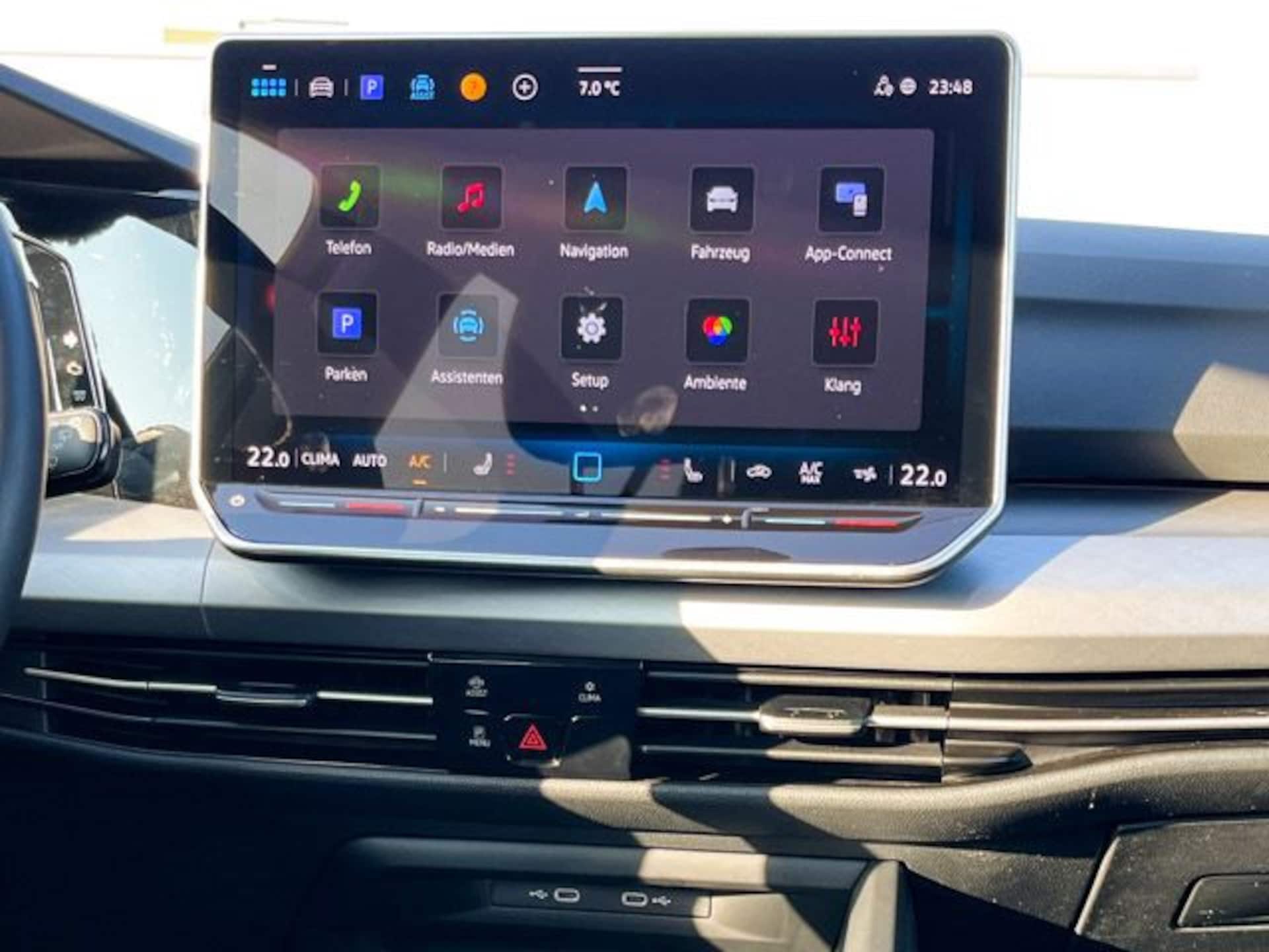 Volkswagen Golf Variant Life