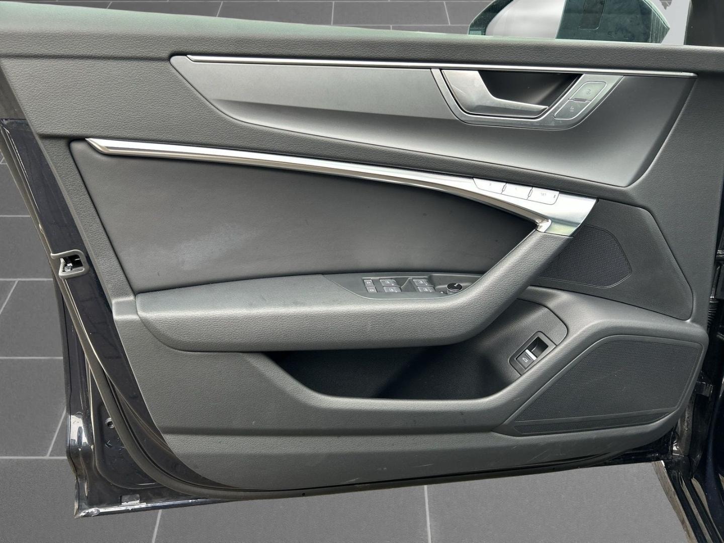 Bild über Audi A6 Avant S line 40 TDI quattro S tronic - für weitere Informationen kontaktieren Sie den Audi Partner