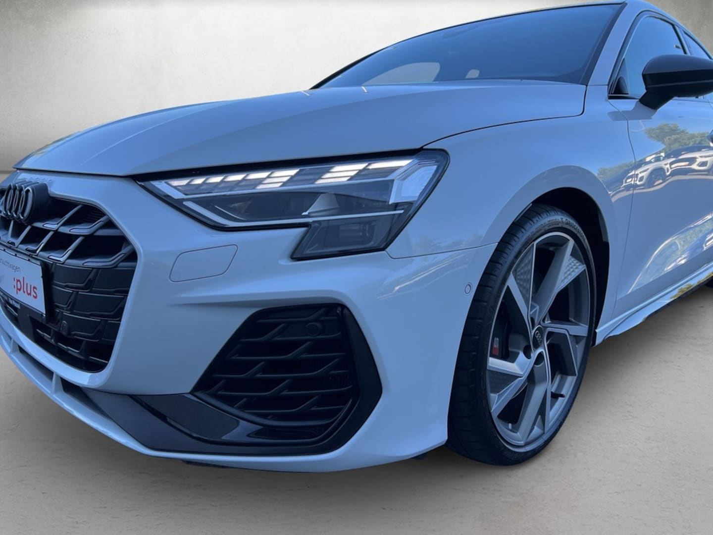 Bild über Audi S3 Limousine TFSI quattro S tronic - für weitere Informationen kontaktieren Sie den Audi Partner