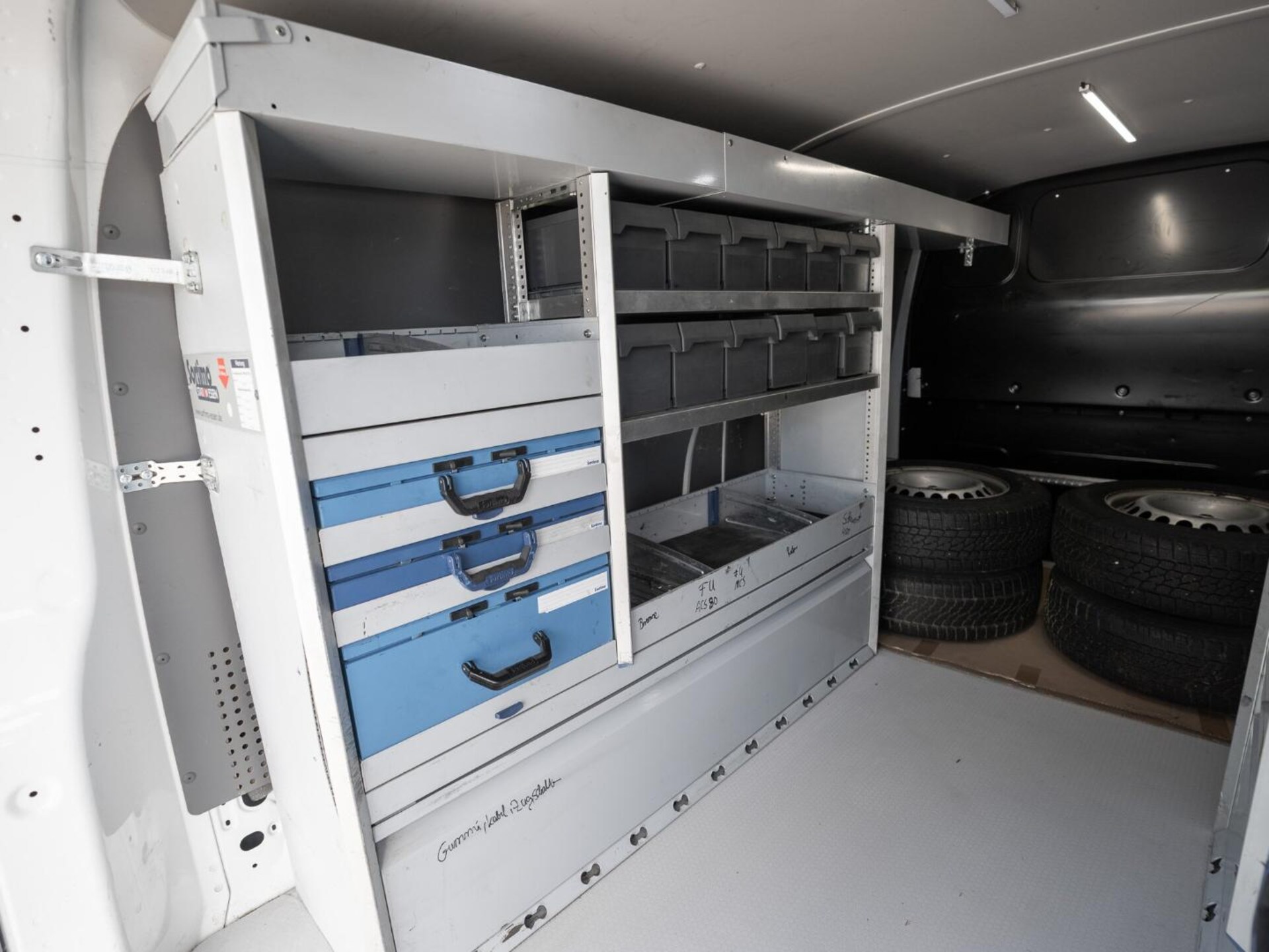 Volkswagen T6.1 Transporter Kasten langer Radstand