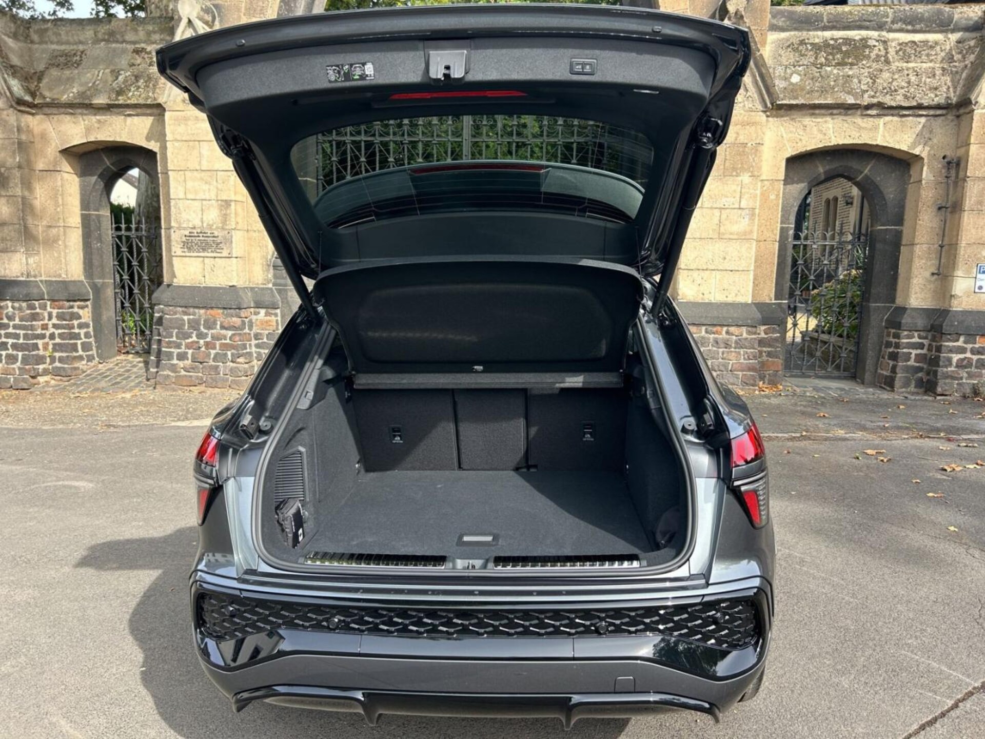 Audi Q3 SUV e-hybrid