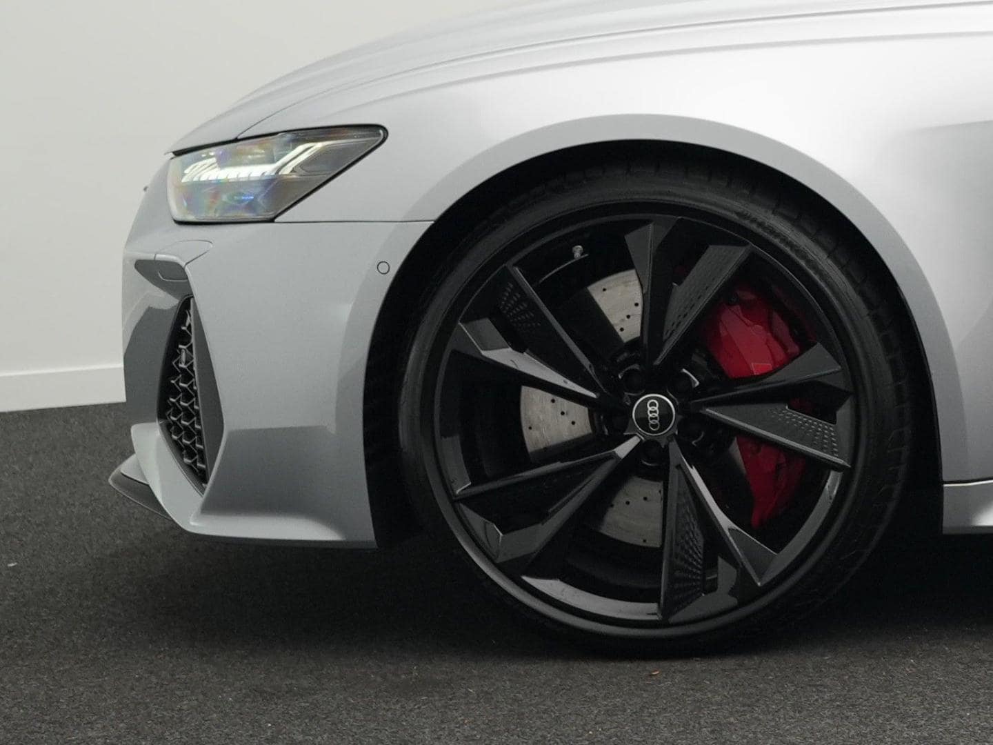 Bild über Audi RS 6 Avant TFSI quattro tiptronic - für weitere Informationen kontaktieren Sie den Audi Partner