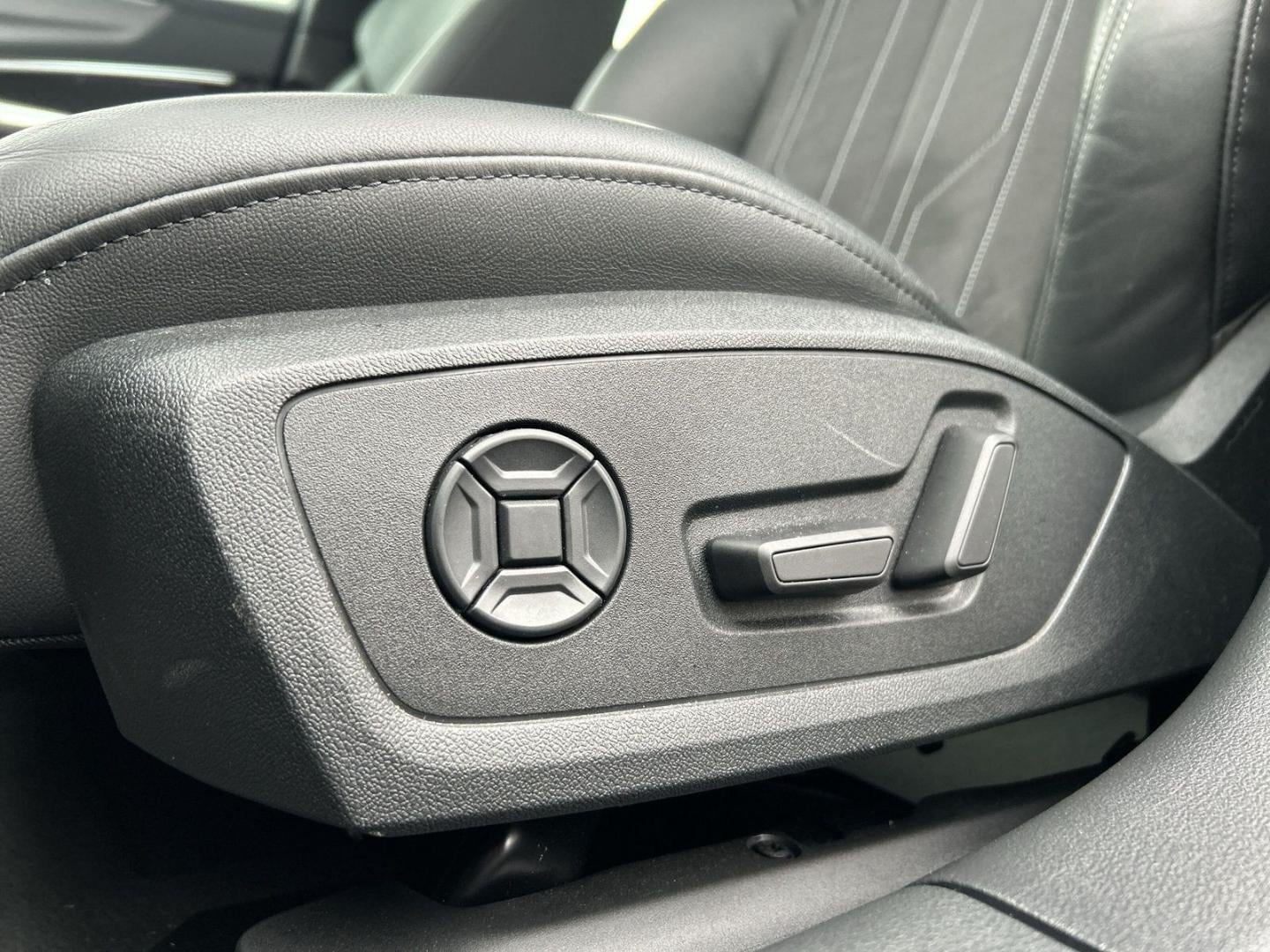 Bild über Audi A6 Avant S line 40 TDI quattro S tronic - für weitere Informationen kontaktieren Sie den Audi Partner