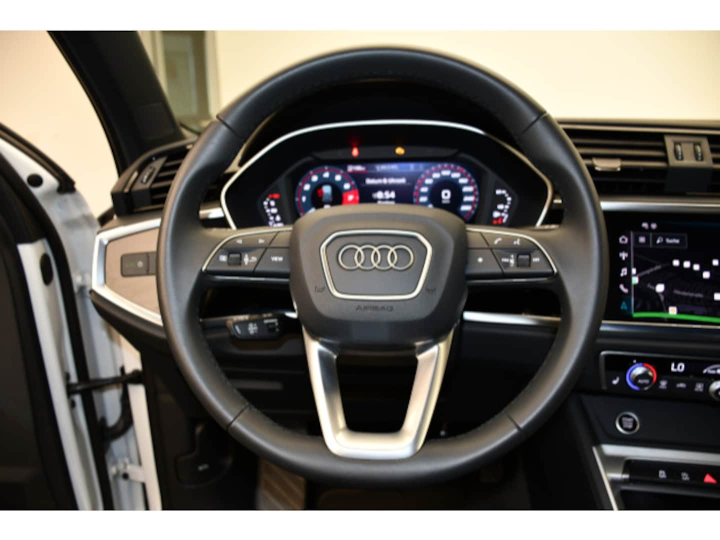 Bild über Audi Q3 advanced 35 TFSI S tronic - für weitere Informationen kontaktieren Sie den Audi Partner