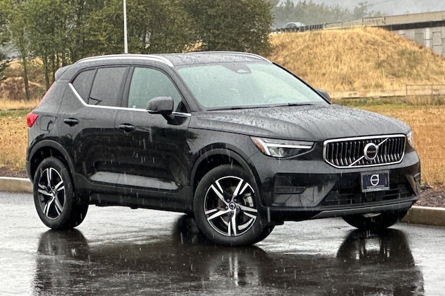 2025 Volvo XC40
