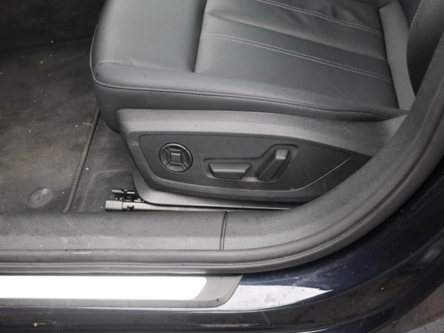 Bild über Audi A6 Avant TDI quattro 150 kW S tronic - für weitere Informationen kontaktieren Sie den Audi Partner