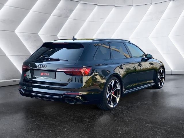 Image about Audi RS 4 Avant TFSI quattro tiptronic